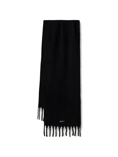 Karl Lagerfeld Jeans Logo-patch Fringed Scarf In Black