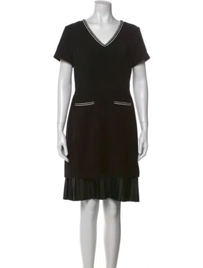 Pre-owned Karl Lagerfeld V-neck Midi Length Dress In Black