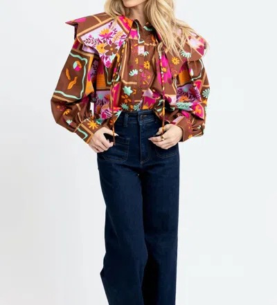 Karlie Abstract Peter Pan Collar Top In Brown