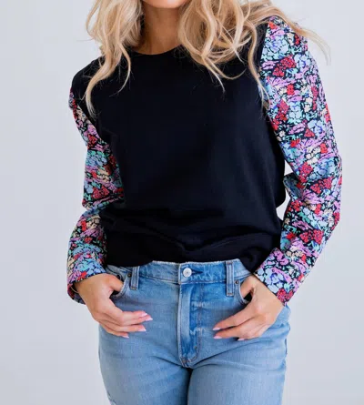 Karlie Floral Poplin Sweatshirt In Black In Blue