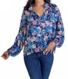 Karlie Floral Vintage V Neck Top In Multi In Blue