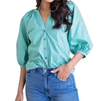 Karlie Solid Poplin Puff Sleeve Top In Jade In Blue