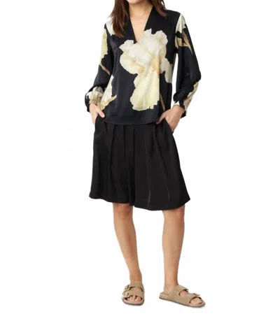 Karmamia Jody Long Sleeve Blouse In Gold Maxi Flower In Black