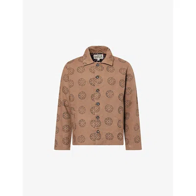 Kartik Research Mens  Graphic-print Cropped Cotton Quilted Jacket In Brown/black
