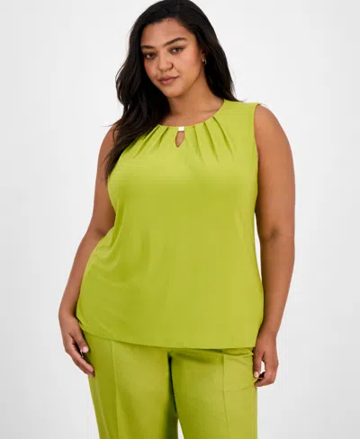 Kasper Plus Size Sleeveless Pleated Keyhole Blouse In Kiwi