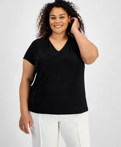 Kasper Plus Size Solid Short-sleeve V-neck Top In Black