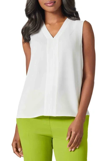 Kasper V-neck Sleeveless Crepe Top In Lily White