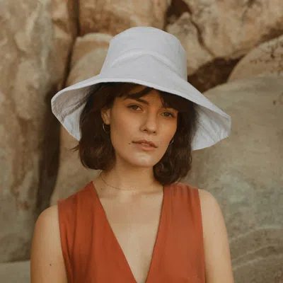 Kassatex Freya Hazel Bucket Hat In White