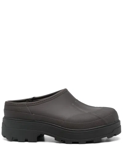 Kassl Editions Eefje Slippers In Brown