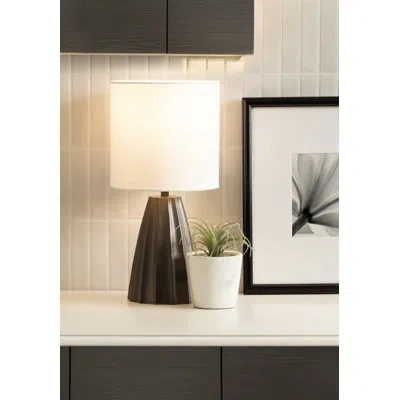 Kate And Laurel Ciji Modern Scalloped Bedside Table Lamp In Gray
