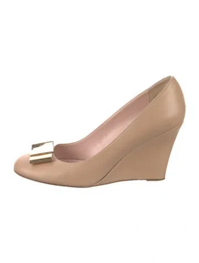 Pre-owned Kate Spade Leather Bow Accents Pumps In Neutrals