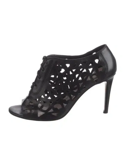 Pre-owned Kate Spade Leather Eyelet Trim Pumps In Black