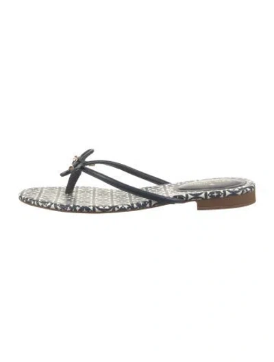 Pre-owned Kate Spade Leather Patterned Flip Flops In Black