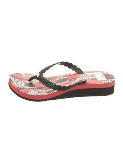 Pre-owned Kate Spade Rubber Printed Flip Flops In Black/red