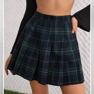 Katiejnyc Heather Plaid Skirt In Navy Plaid In Black