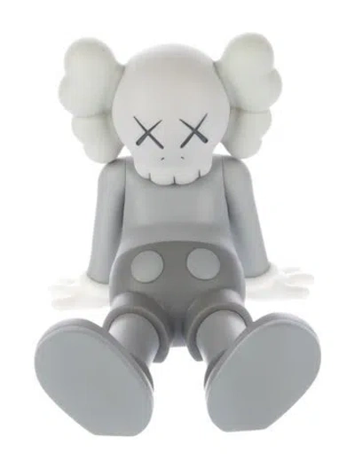 Pre-owned Kaws Holiday Taipei Vinyl Grey Figurine