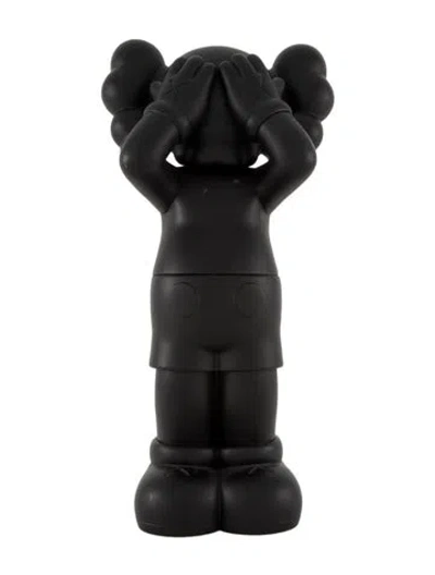 Pre-owned Kaws Holiday: United Kingdom (black) Figure
