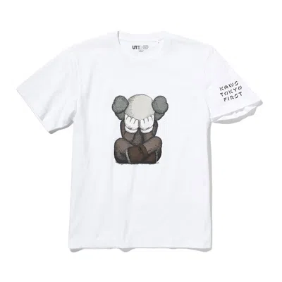 Pre-owned Kaws Men's  X Uniqlo Tokyo First Mori Arts Gallery Exclusive Tee Shirt (asia Sizing) In White