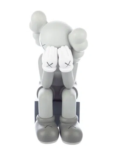 Pre-owned Kaws Passing Through Open Edition Figurine In Gray
