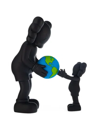 Kaws The Promise Vinyl Figure In Schwarz