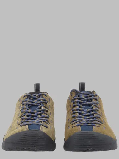Keen In Brown
