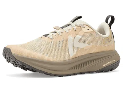 Keen Roam In Nude