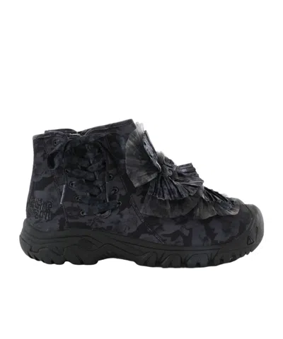 Keen Targhee Exp Collina Strada Sneakers In Black