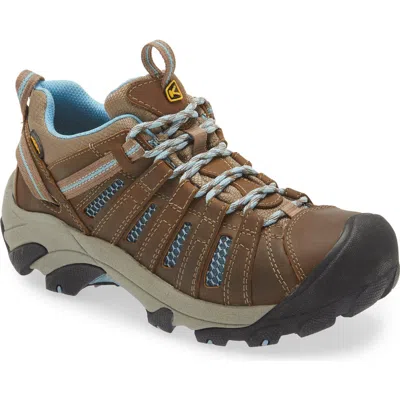 Keen Voyageur Hiking Shoe In Brown