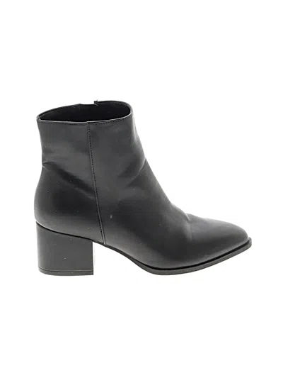 Pre-owned Kelly & Katie Ankle Boots In Black