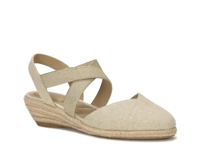Kelly & Katie Elayne Wedge Pump In Nude