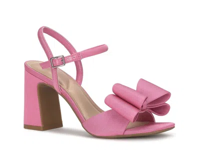Kelly & Katie Ezrie Sandal In Pink