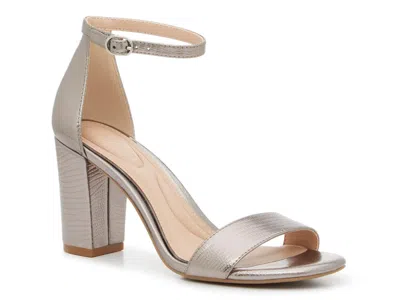 Kelly & Katie Hailee Sandal In Gray