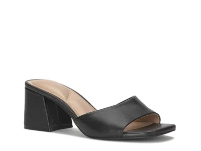 Kelly & Katie Maryel Sandal In Black