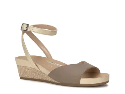 Kelly & Katie Nioma Sandal In Brown