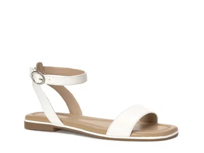 Kelly & Katie Novela Sandal In White