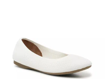Kelly & Katie Poppy Flat In White