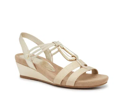 Kelly & Katie Vannia Wedge Sandal In Multi