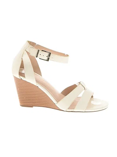 Pre-owned Kelly & Katie Wedges In Ivory
