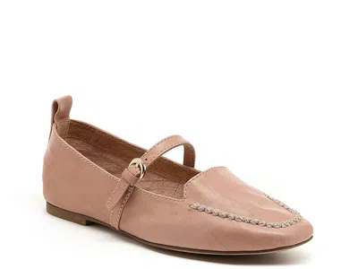 Kelsi Dagger Brooklyn Ferry Flat In Pink