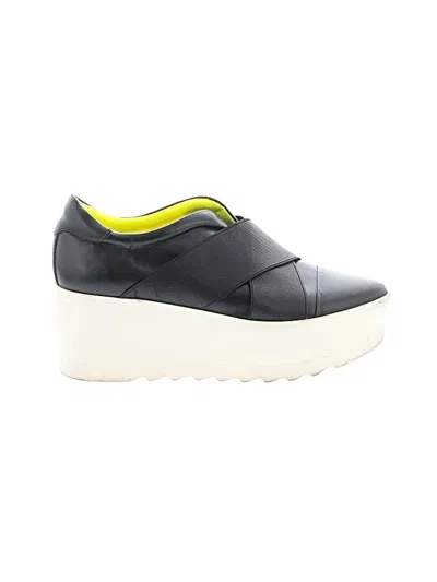 Pre-owned Kendall & Kylie Sneakers In Black