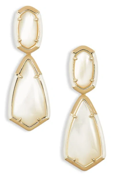 Kendra Scott Camry Statement Earrings In Gold/natural Mother Of Pearl