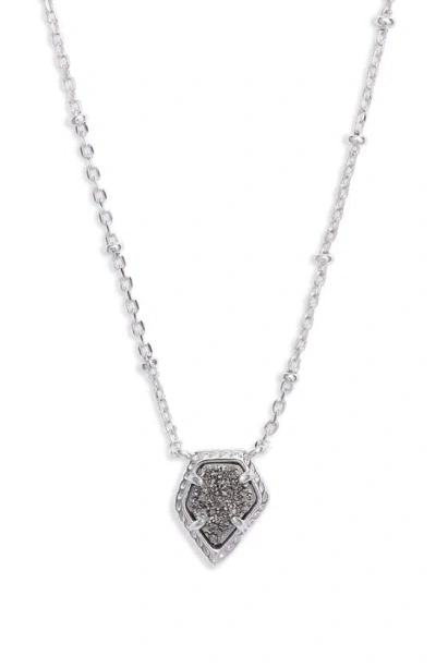 Kendra Scott Tess Station Chain Pendant Necklace In Metallic