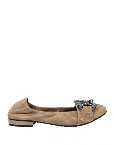 Kennel & Schmenger Woman Loafers Beige Size 7.5 Leather