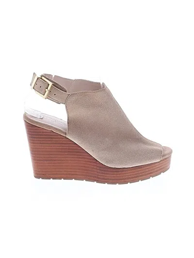 Pre-owned Kenneth Cole New York Wedges In Tan