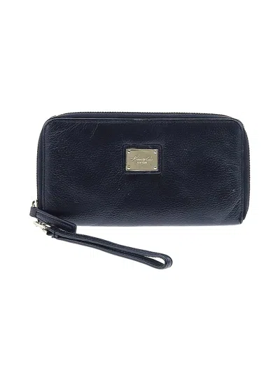 Pre-owned Kenneth Cole New York Wristlet In Black