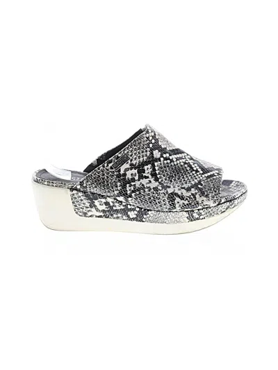 Pre-owned Kenneth Cole Reaction Wedges In Gray