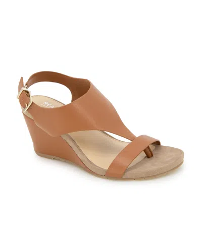 Kenneth Cole Reaction Women's Greatly Thong Sandals In Luggage