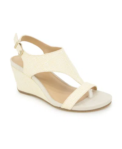 Kenneth Cole Reaction Women's Greatly Thong Sandals In Natural Weave