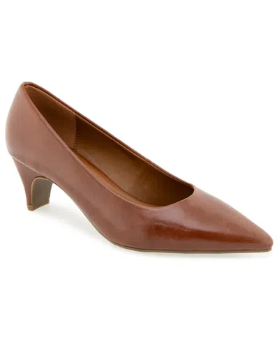 Kenneth Cole Reaction Women's Marist Faux Leather Slip-on Pumps In Caramel