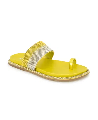 Kenneth Cole Reaction Women's Sage Jewel Toe Ring Footbed Flat Sandals In Lemon